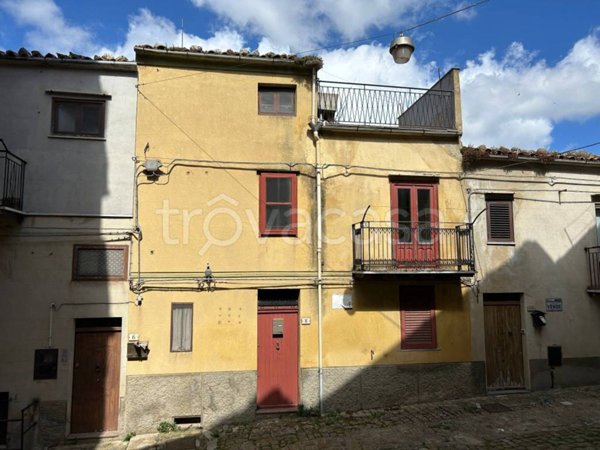 casa indipendente in vendita a Petralia Sottana in zona Piano Battaglia