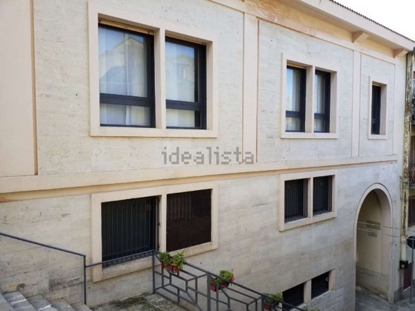 ufficio in vendita a Petralia Sottana