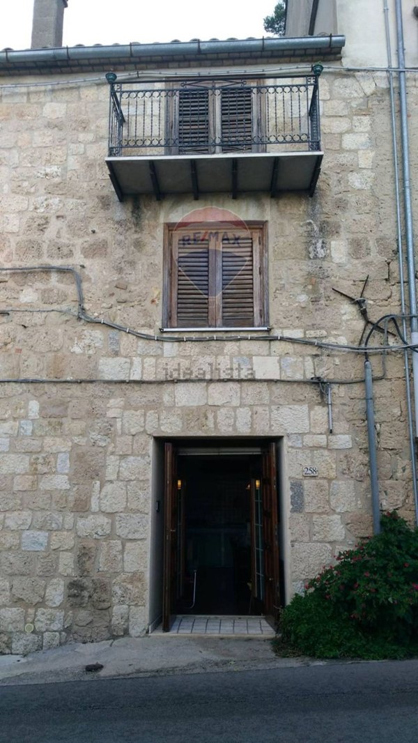 pentavano in vendita a Petralia Sottana