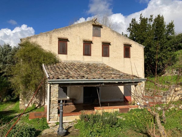 casa indipendente in vendita a Piana degli Albanesi