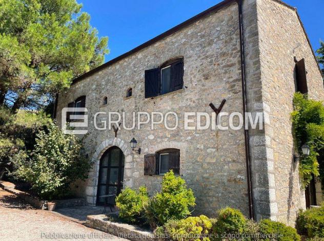 locale commerciale in vendita a Piana degli Albanesi