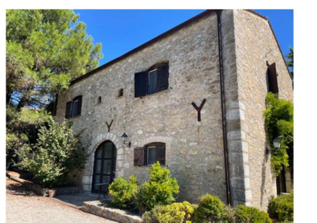 pentavano in vendita a Piana degli Albanesi