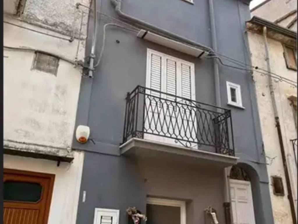 intera palazzina in vendita a Piana degli Albanesi