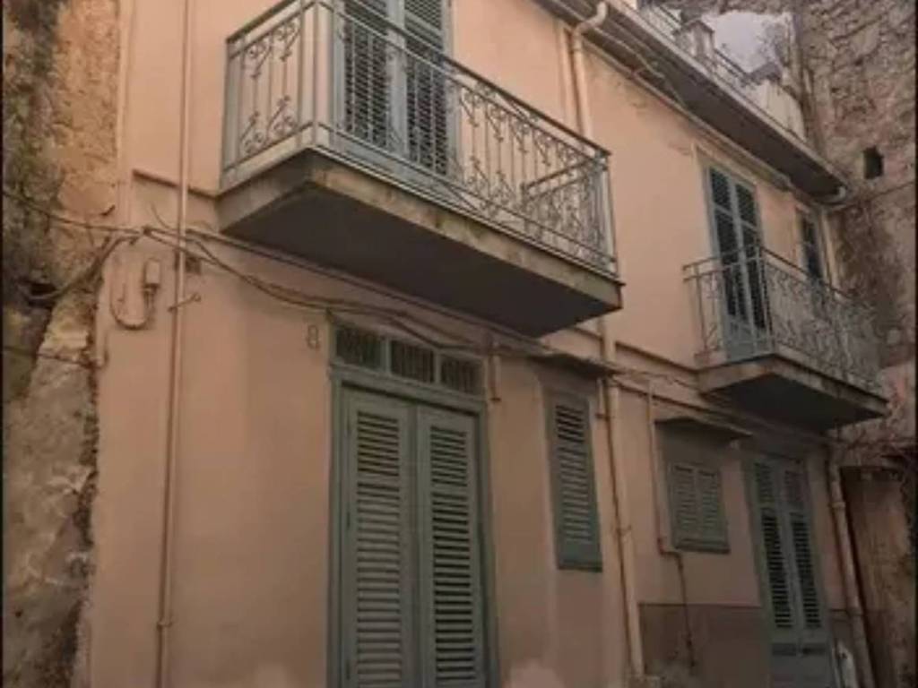 intera palazzina in vendita a Piana degli Albanesi
