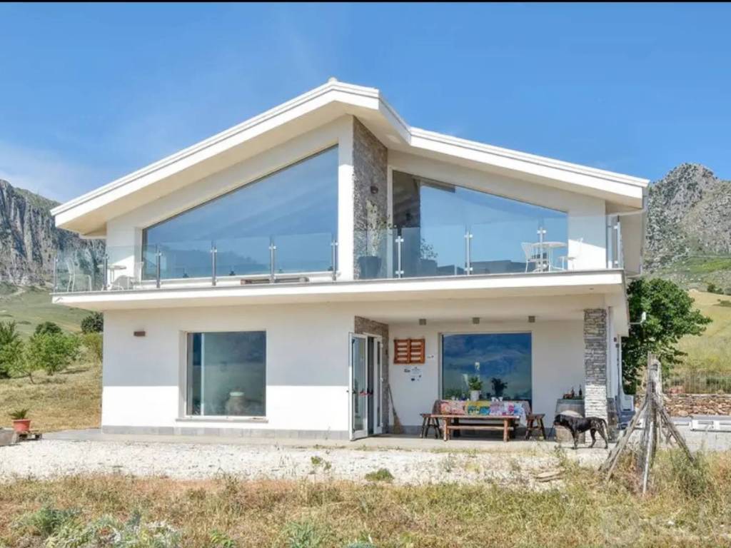casa indipendente in vendita a Piana degli Albanesi