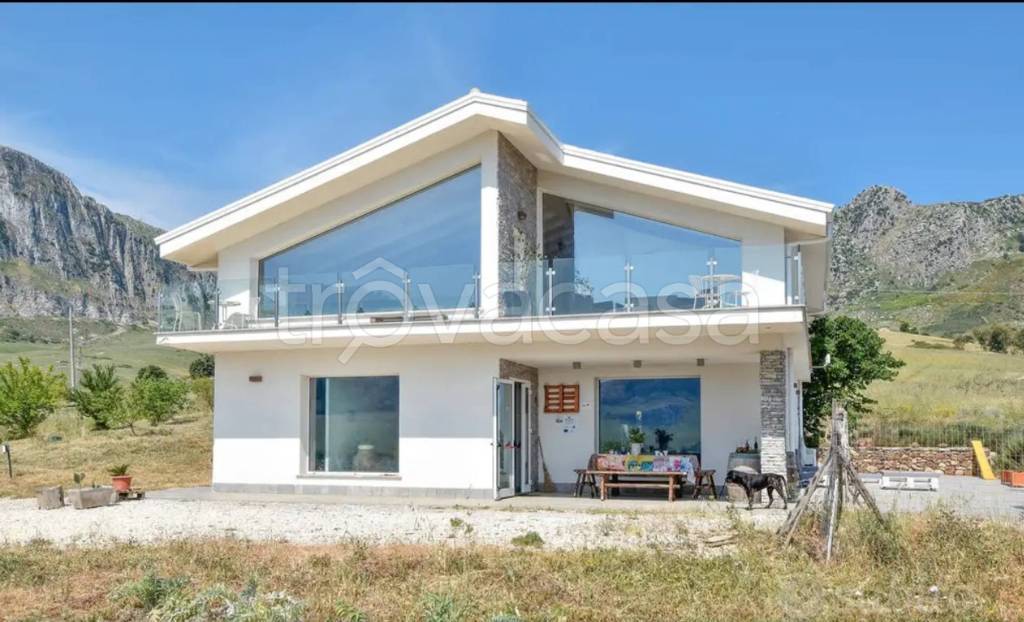 casa indipendente in vendita a Piana degli Albanesi