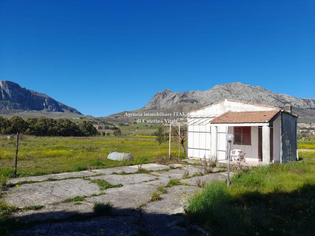 appartamento in vendita a Piana degli Albanesi