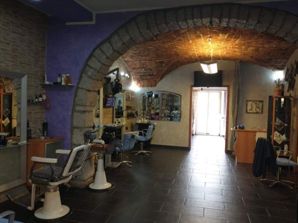 locale commerciale in vendita a Piana degli Albanesi