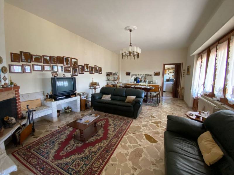 casa indipendente in vendita a Piana degli Albanesi