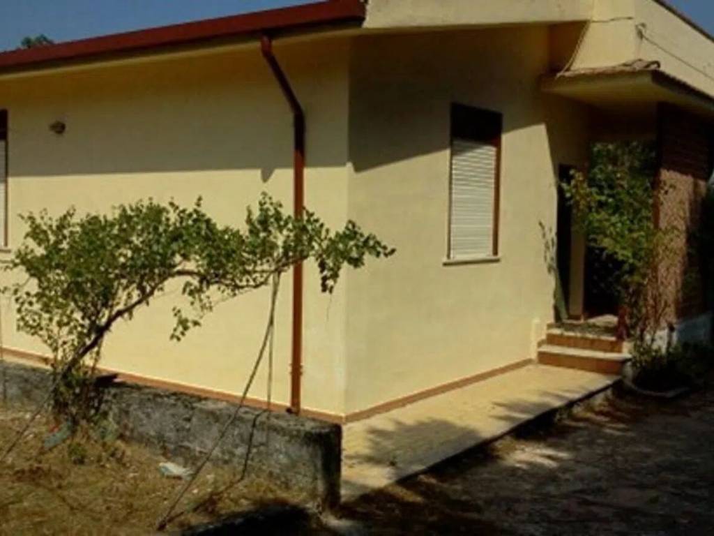 casa indipendente in vendita a Piana degli Albanesi