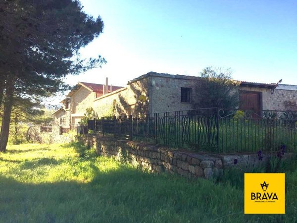 casa semindipendente in vendita a Piana degli Albanesi