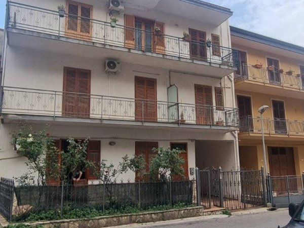 appartamento in vendita a Piana degli Albanesi