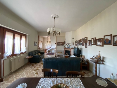 casa indipendente in vendita a Piana degli Albanesi