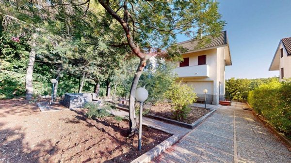 casa indipendente in vendita a Piana degli Albanesi