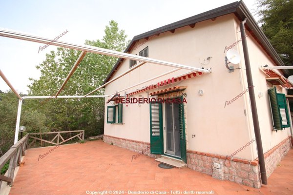 casa indipendente in vendita a Piana degli Albanesi