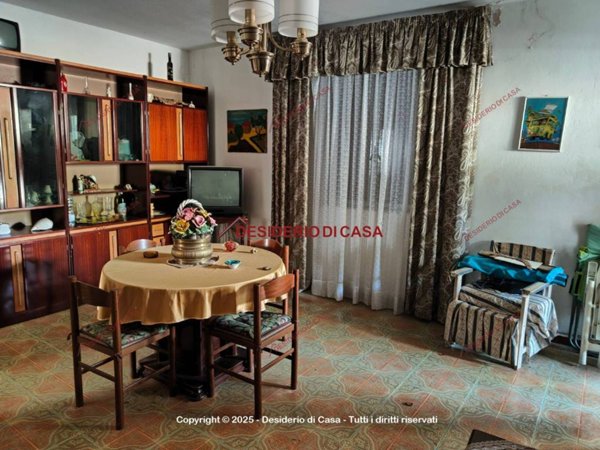 casa indipendente in vendita a Piana degli Albanesi