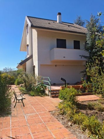 casa indipendente in vendita a Piana degli Albanesi