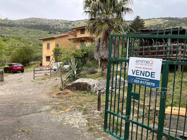 casa indipendente in vendita a Piana degli Albanesi