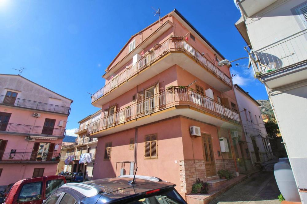 appartamento in vendita a Piana degli Albanesi