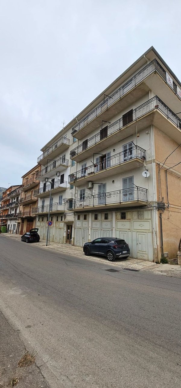 appartamento in vendita a Piana degli Albanesi