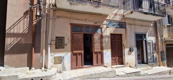 casa indipendente in vendita a Piana degli Albanesi