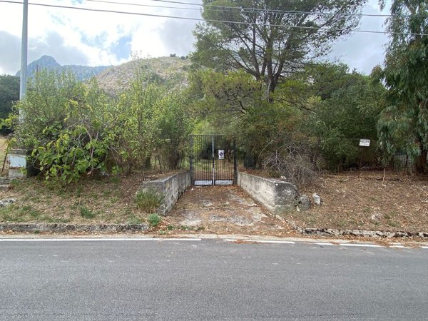 casa indipendente in vendita a Piana degli Albanesi