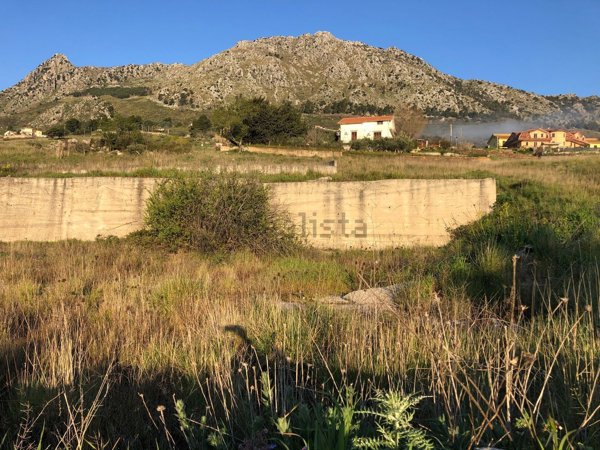 locale commerciale in vendita a Piana degli Albanesi
