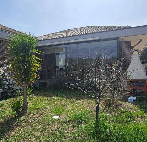 casa indipendente in vendita a Piana degli Albanesi