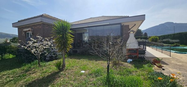 casa indipendente in vendita a Piana degli Albanesi