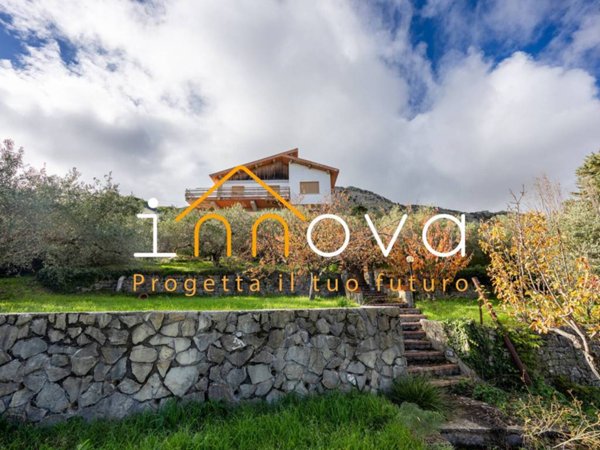 casa indipendente in vendita a Piana degli Albanesi