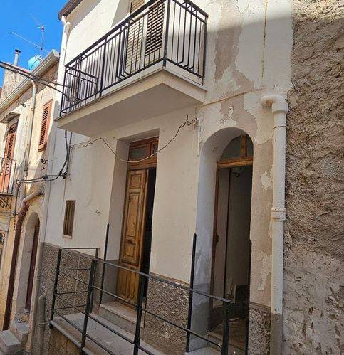 intera palazzina in vendita a Piana degli Albanesi