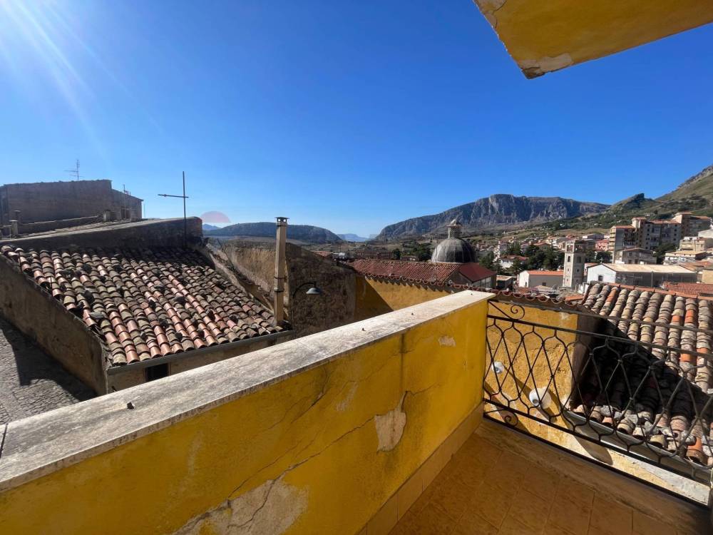 appartamento in vendita a Piana degli Albanesi