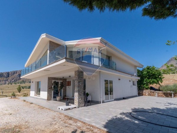 casa indipendente in vendita a Piana degli Albanesi