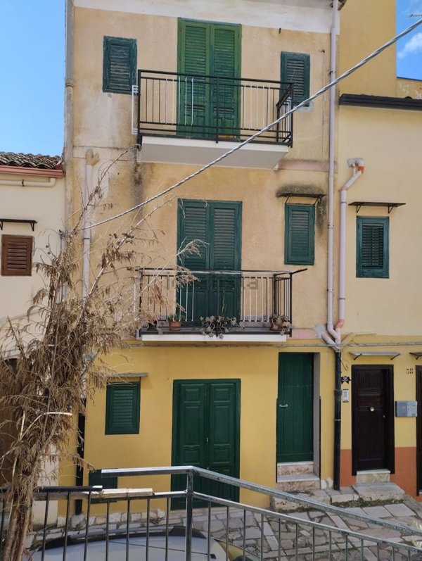 casa indipendente in vendita a Piana degli Albanesi