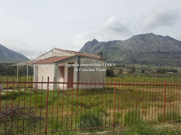 appartamento in vendita a Piana degli Albanesi