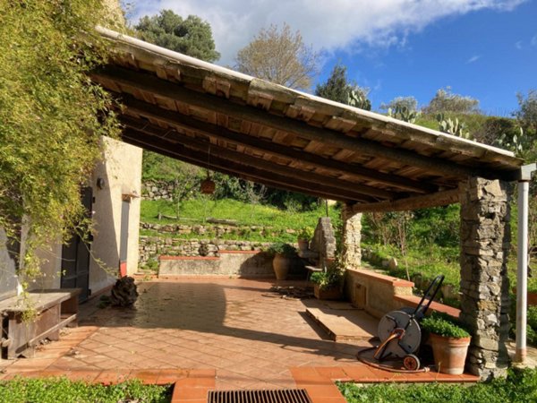 casa indipendente in vendita a Piana degli Albanesi