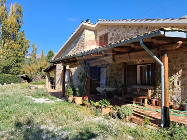 casa indipendente in vendita a Polizzi Generosa