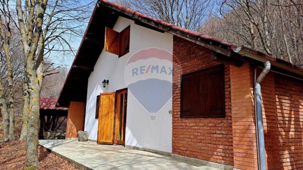 casa indipendente in vendita a Polizzi Generosa