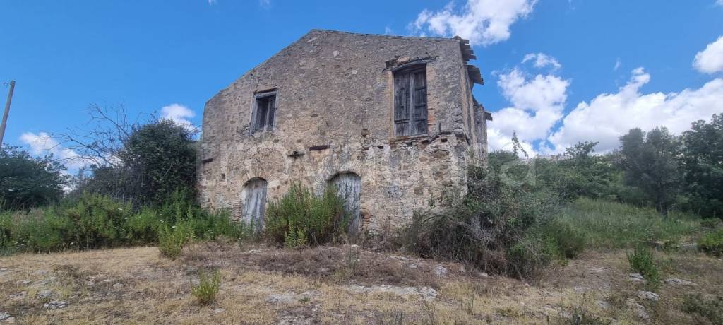 casa indipendente in vendita a Polizzi Generosa