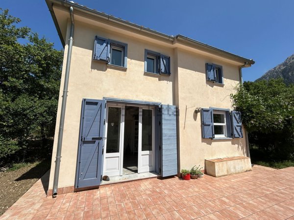 casa indipendente in vendita a Polizzi Generosa