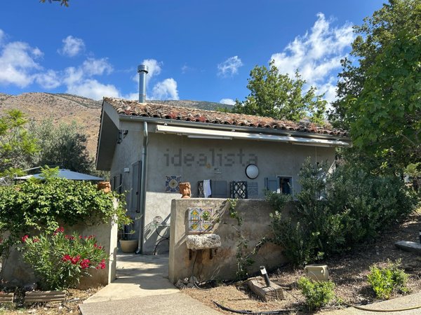 casa indipendente in vendita a Polizzi Generosa