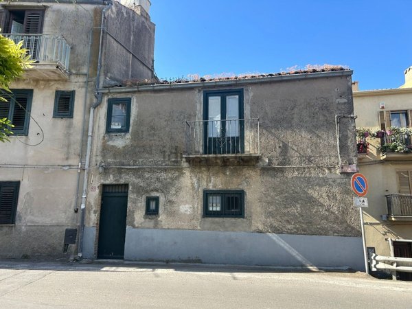 casa indipendente in vendita a Polizzi Generosa