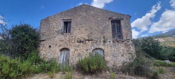 casa indipendente in vendita a Polizzi Generosa
