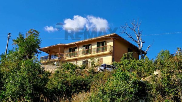 casa indipendente in vendita a Polizzi Generosa