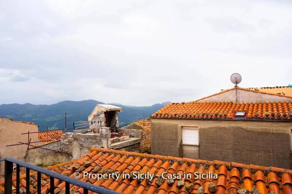 casa indipendente in vendita a Pollina
