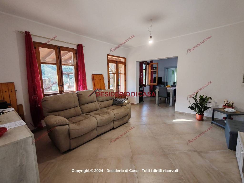 casa indipendente in vendita a Pollina