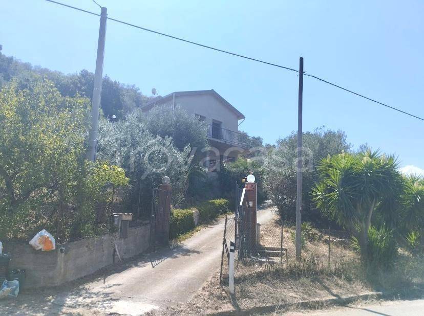 casa indipendente in vendita a Pollina