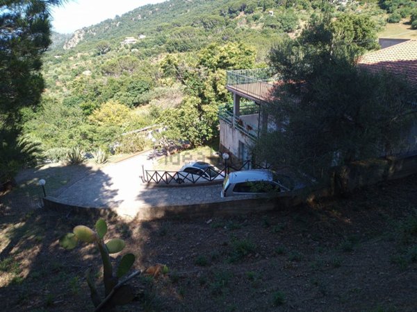 casa indipendente in vendita a Pollina in zona Finale