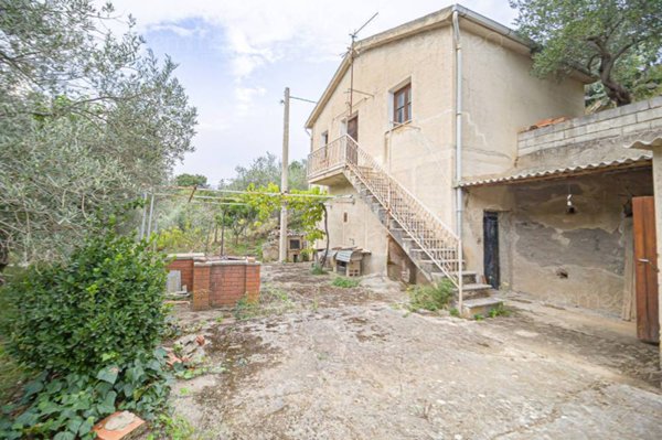 casa indipendente in vendita a Pollina