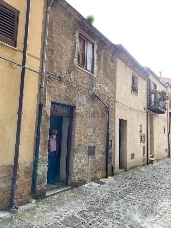 quadrivano in vendita a Pollina